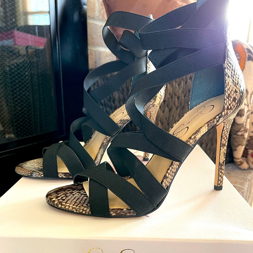 New Jessica Simpson Jyra Snakeskin Heels Sz 8